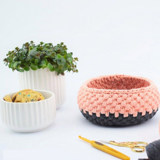 Heklet Ribbon Kurv
4