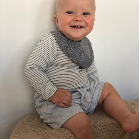 Strikket Hagesmekk
5