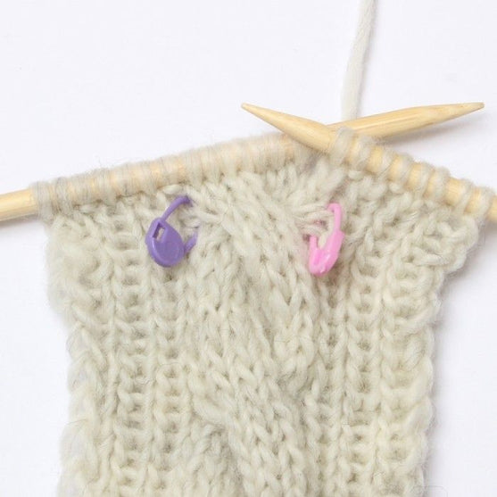 Stitch Markers w. lock - 25 pcs. - Hobbii
2