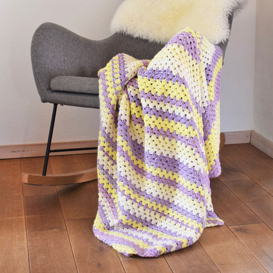 Granny på skrå – Sofateppe
2