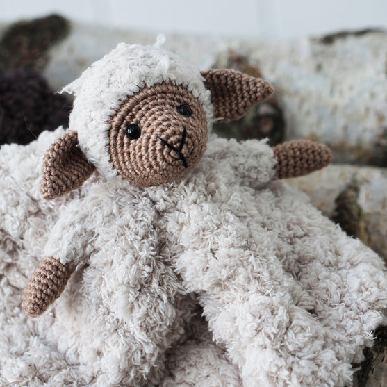 Chanel på koseklut og tre ring
2