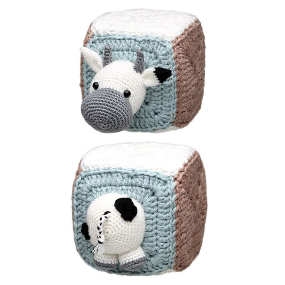 Stacking cubes - with animals
5