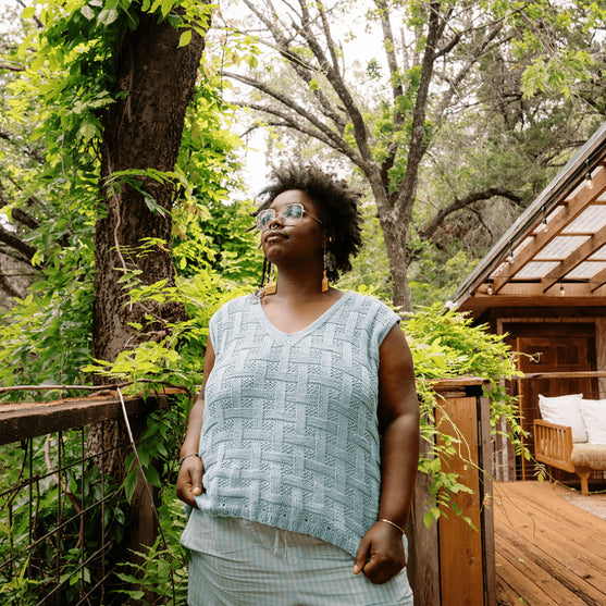 Calme Top - Ermeløs Kurvflettet Topp
5