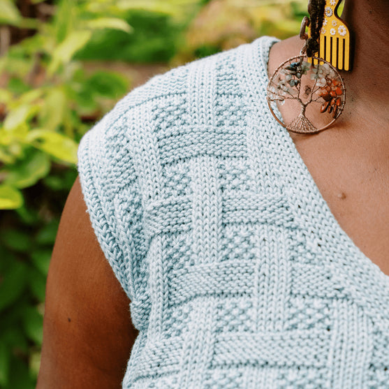 Calme Top - Ermeløs Kurvflettet Topp
6