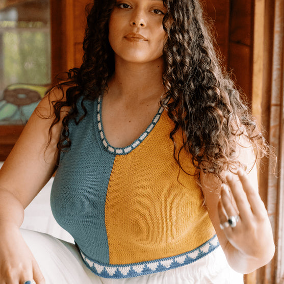 Bevelled Tank - Ermeløs Intarsia Topp
5