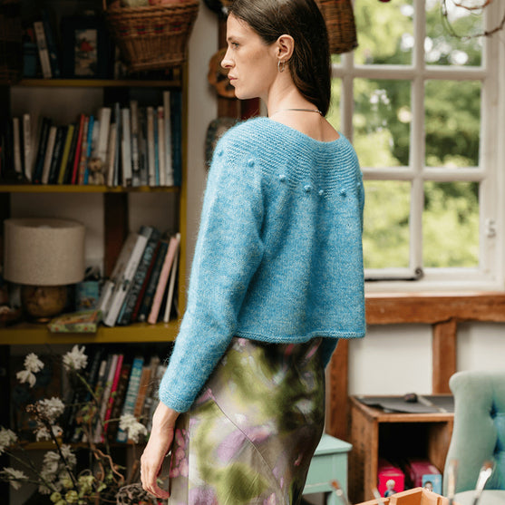Adorned Pullover - Genser med rillestrikket bærestykke
2