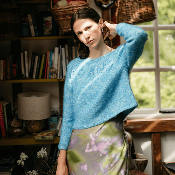 Adorned Pullover - Genser med rillestrikket bærestykke
7