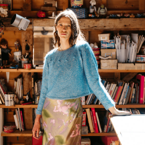 Adorned Pullover - Genser med rillestrikket bærestykke
9