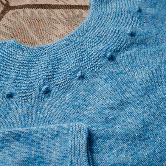 Adorned Pullover - Genser med rillestrikket bærestykke
10