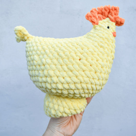 Henny - Høne med egg
10