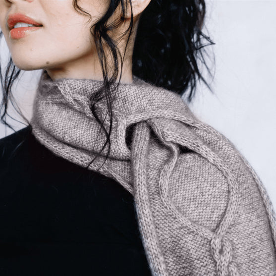 Isley - Skjerf med gjennombrudte fletter
5