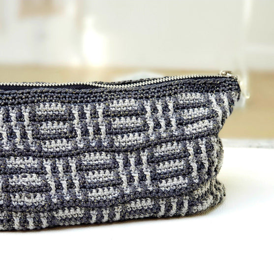 Checker - Makeuppung
3