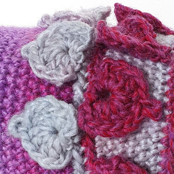 Spring Petal - Heklenålholder
5