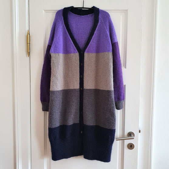 Brede Striber - Lang Cardigan
2