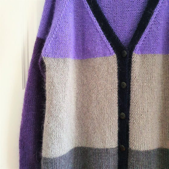 Brede Striber - Lang Cardigan
3