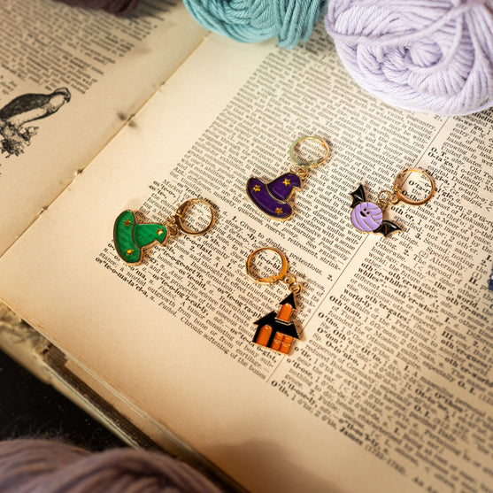 #MagicFeatherCAL: Mystery Crochet-along kit - Hobbii
4