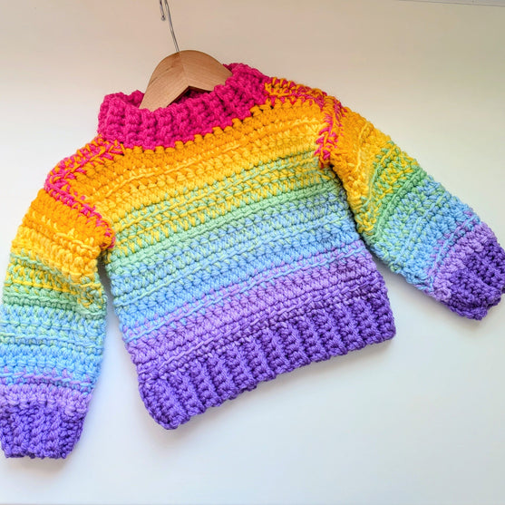 Cosy Rainbow Jumper - Barnegenser
2