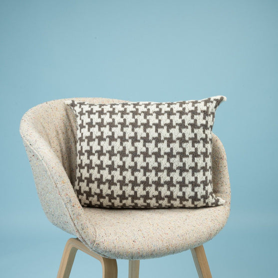 Letland - Pute med korsmønster
2