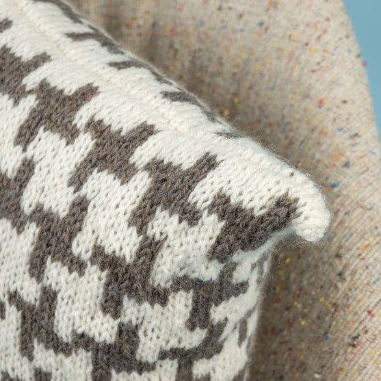 Letland - Pute med korsmønster
4