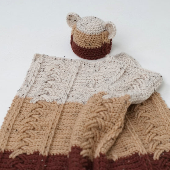 Happy Bear - Babyteppe og -lue
4