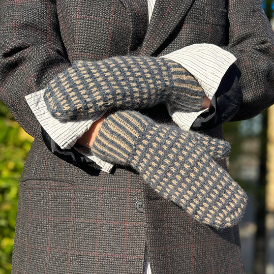 River Stone - Votter
6