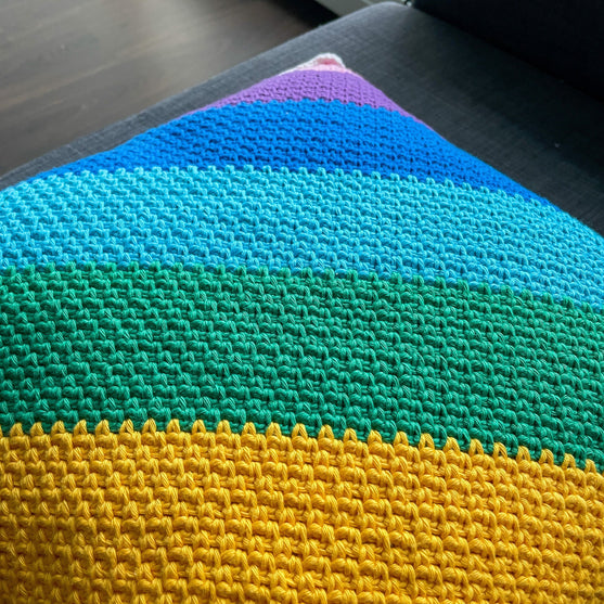 Woven Rainbow Pute
5