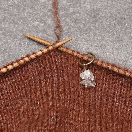 Stitch Markers w. Stones - Hobbii
2