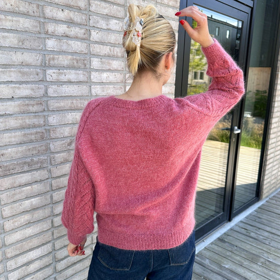 Archer - Sweater
5