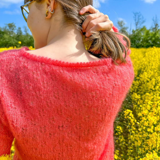 Martha Silk - Bluse med hullmønster
5