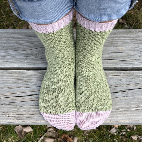 Moss Rose - Socks
2