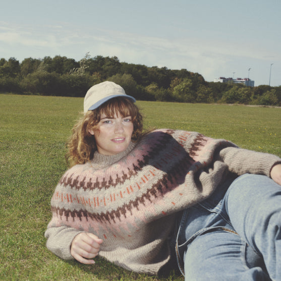 Dorthea - Genser med rundfelling
8