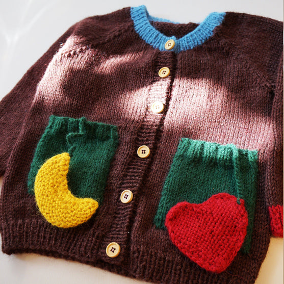 Love Moon - Cardigan for barn
3