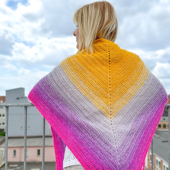 Simple Lines Alpaca - Shawl
7