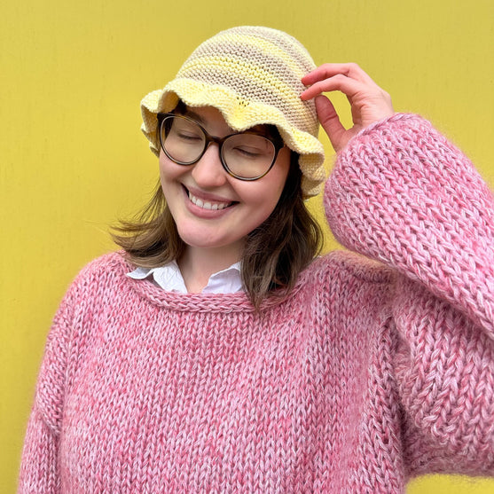 Sopka - Bøttehatt med bølgekant
6