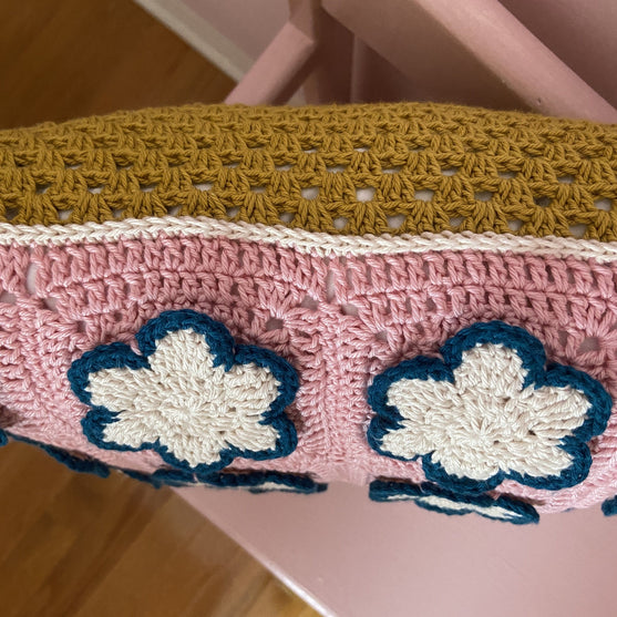 Spring Blooms - Pute
2