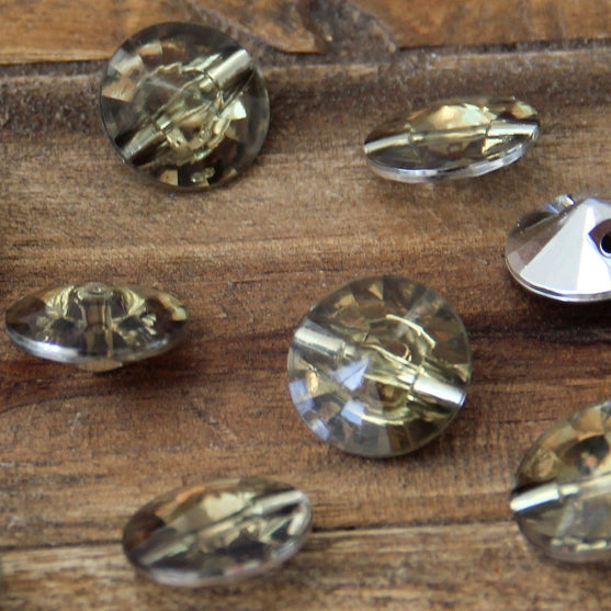 

Tunnel Shank Cocktail Buttons - 18 mm (0.7 inches) - Go Handmade
14
