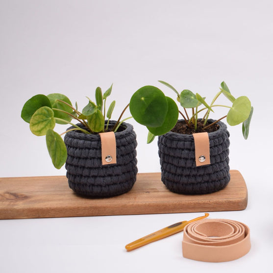 

Heklet Ribbon Potteskjuler - Liten
2
