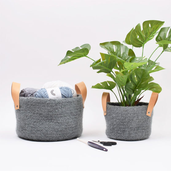 

Tovet kurver med lærhank
2