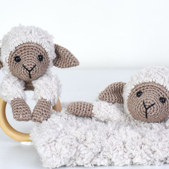 

Chanel på koseklut og tre ring
6