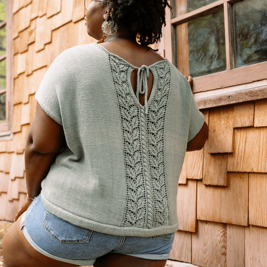 Floreale Top - T-skjorte med hullmønster på ryggen