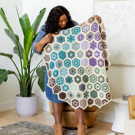 

Aura - Motif Lapghan - #FrostandBloomCAL
1