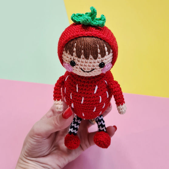 

Strawberry - Amiguromi
3