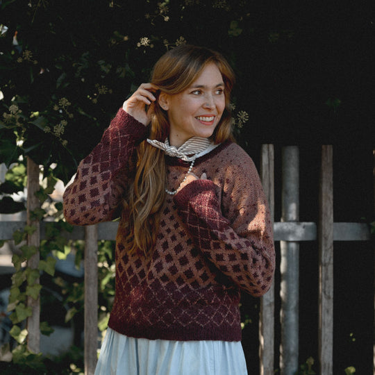Maggie Rustic - Sweater with colorwork