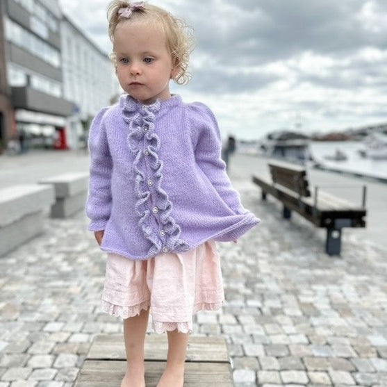 

Fantasi - Children’s Cardigan
2