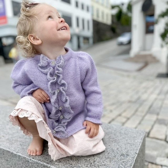 

Fantasi - Barn Cardigan
3