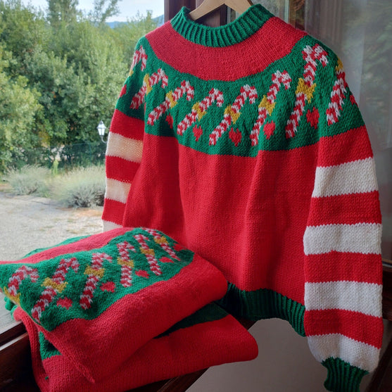 

Merry Christmas - Sweater
4