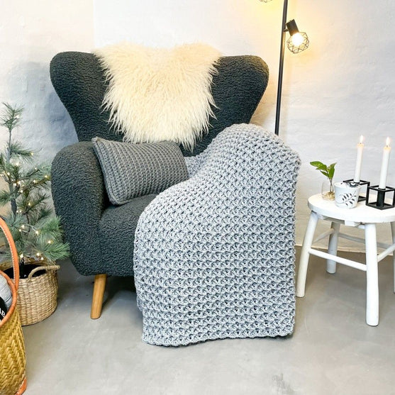 

Coziness Chunky - Blanket
2