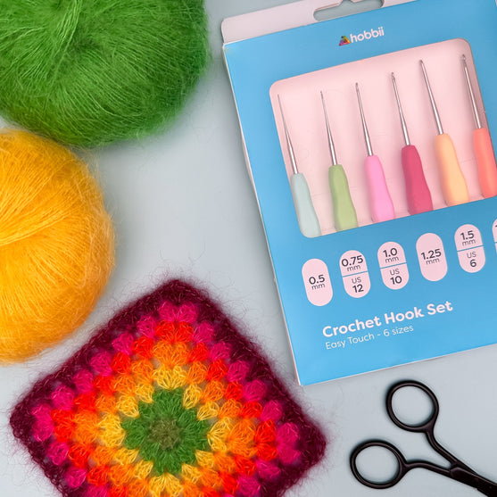 

Easy Touch Crochet Hook Set - 6 sizes - Hobbii
3