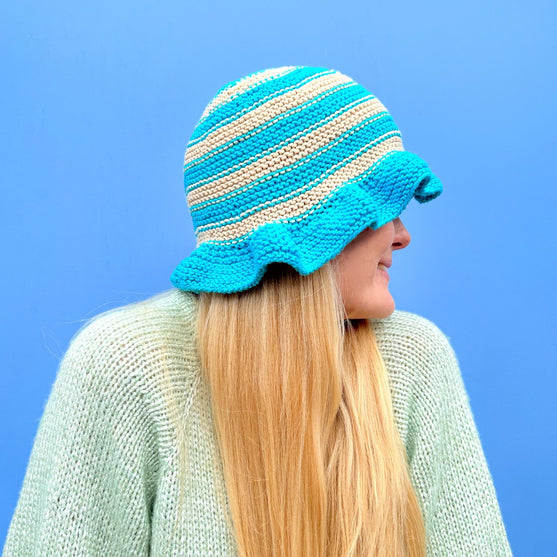 

Sopka - Bøttehatt med bølgekant
3