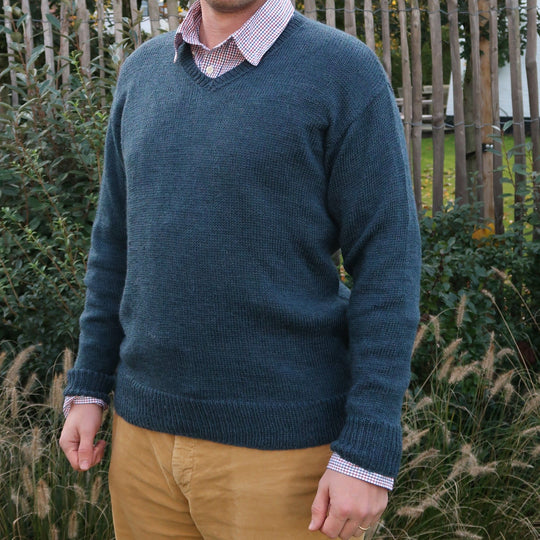 Arnaud’s Classic V-Neck Genser